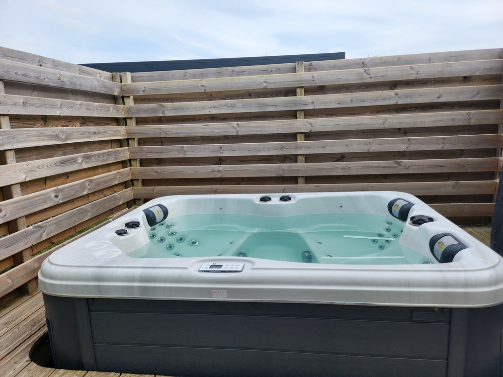 Lodge-Sables-d'olonne-jacuzzi-1