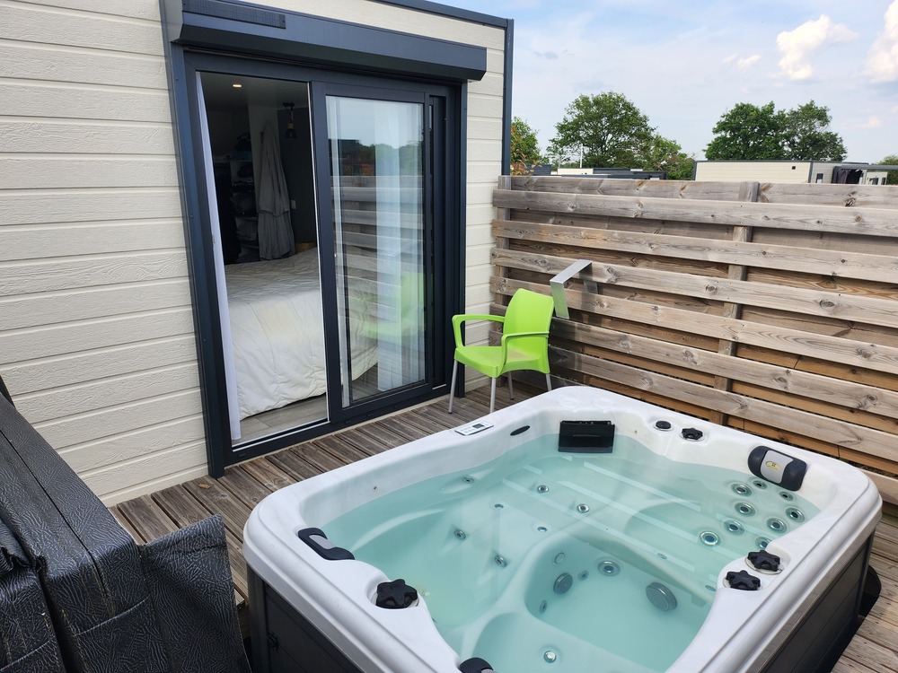 Lodge-Sables-d'olonne-jacuzzi